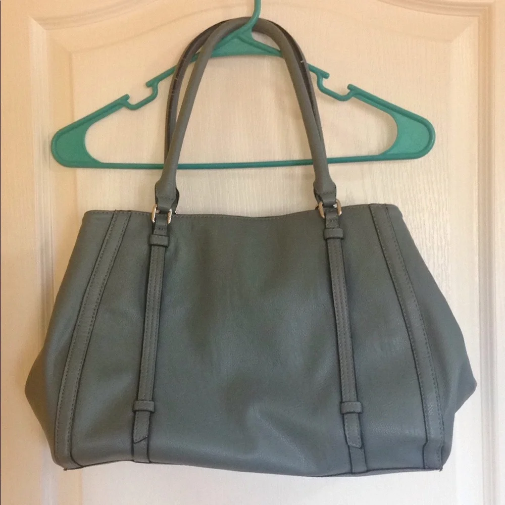 🎉Price Drop! Simply Vera Grayish-Blue Purse